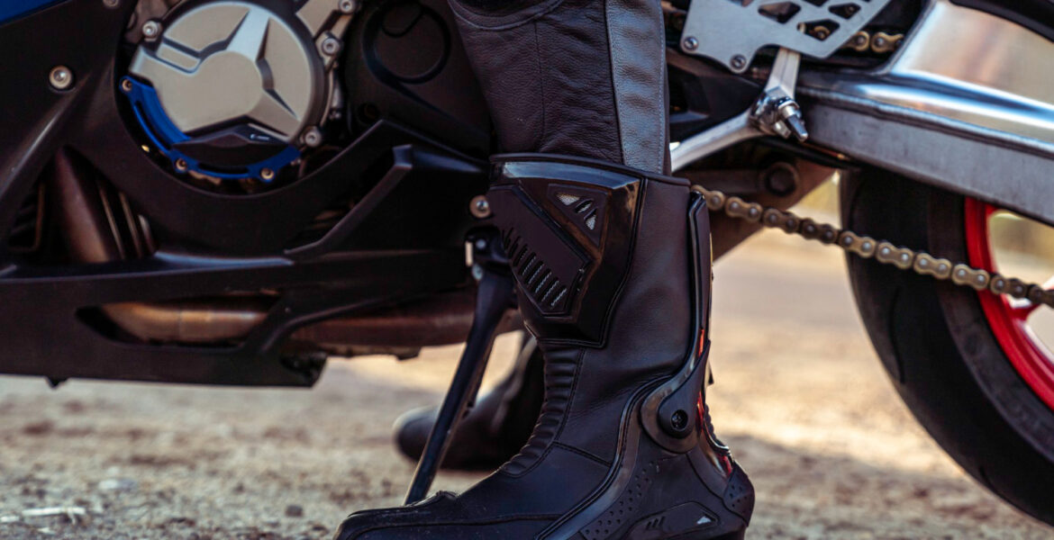 Jak zadbać o jednoślad i wybrać odpowiednie akcesoria motocyklowe?